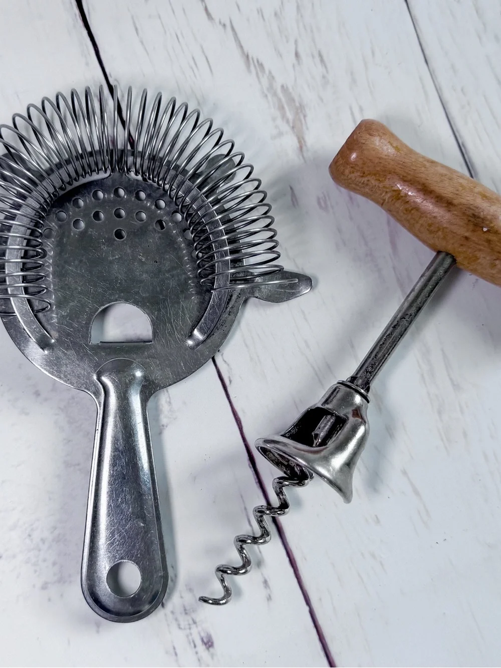 Vintage Style 2-Piece Bar Tool Set Cocktail Strainer & Wood Handle Corkscrew